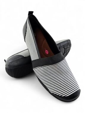 Ros Hommerson Women's Black White Striped Leather Carol Slip On Loafers Size 9.5